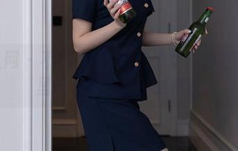 秀人网 – 不只是z杯悠悠少女：图包下载里藏着的那些小秘密！