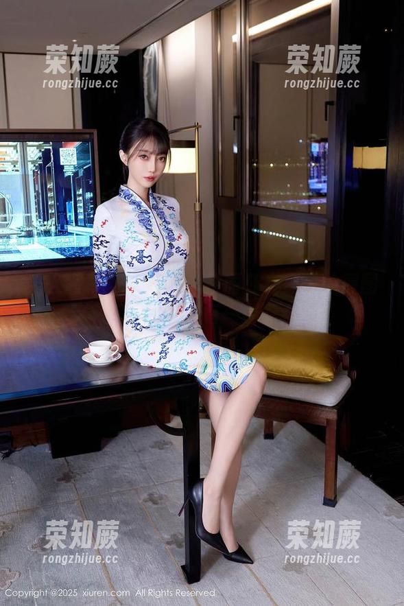 秀人网-伊丽莎有点白 秀人网 - 圣诞风情:伊丽莎有点白的原图合集,感受每一缕暖意