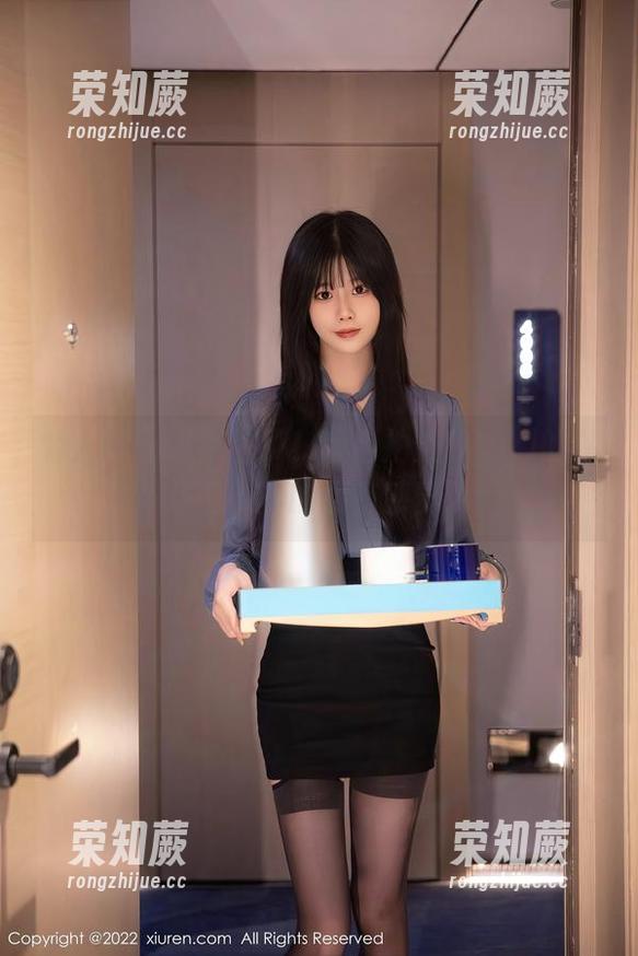 秀人网 - 忍不住了！来自拍黄瓜girl的私拍作品，真的太有感觉了！