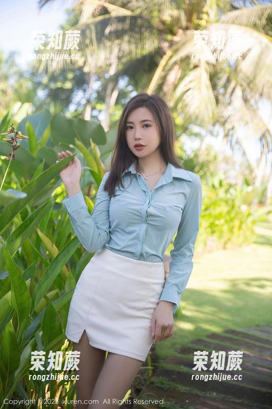 秀人网-王馨瑶Yanni 秀人网 - 肉丝与王馨瑶Yanni全套写真,画风居然变了!