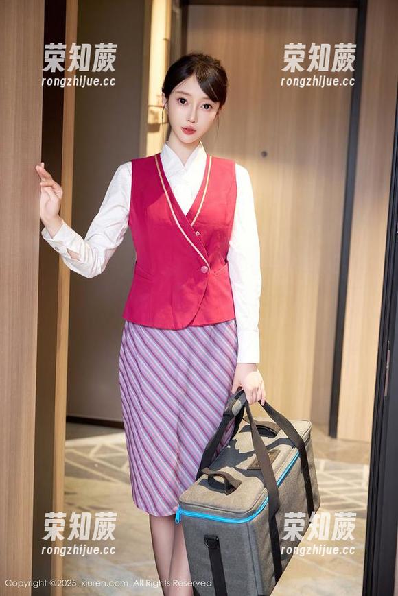 秀人网-糯美子MINIbabe 秀人网 - 糯美子MINIbabe职业装最新图集:职场女神的逆袭之路,竟然连HR都想追!