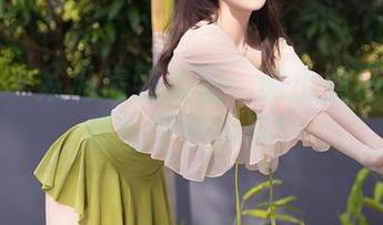 秀人网 – 从私房到美图：谢小蒽吊带里的那些微妙暗示！
