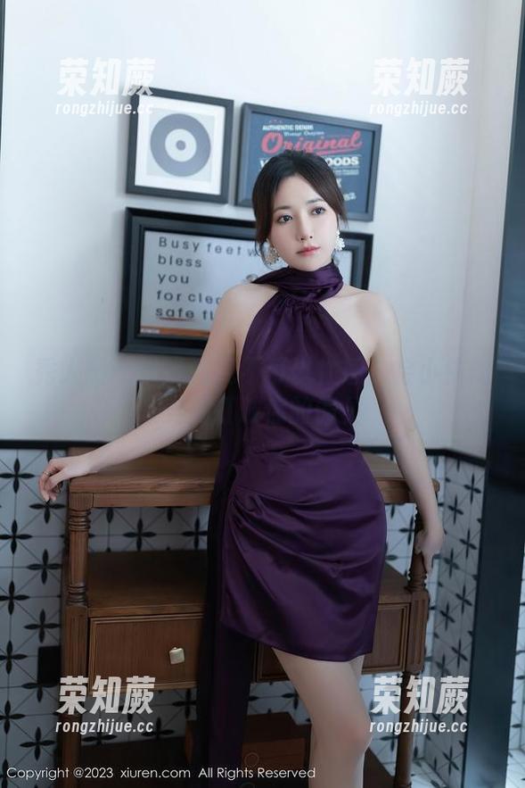 秀人网-金小依 秀人网 - 谁说清纯不可以性感?金小依的美图打破你的偏见