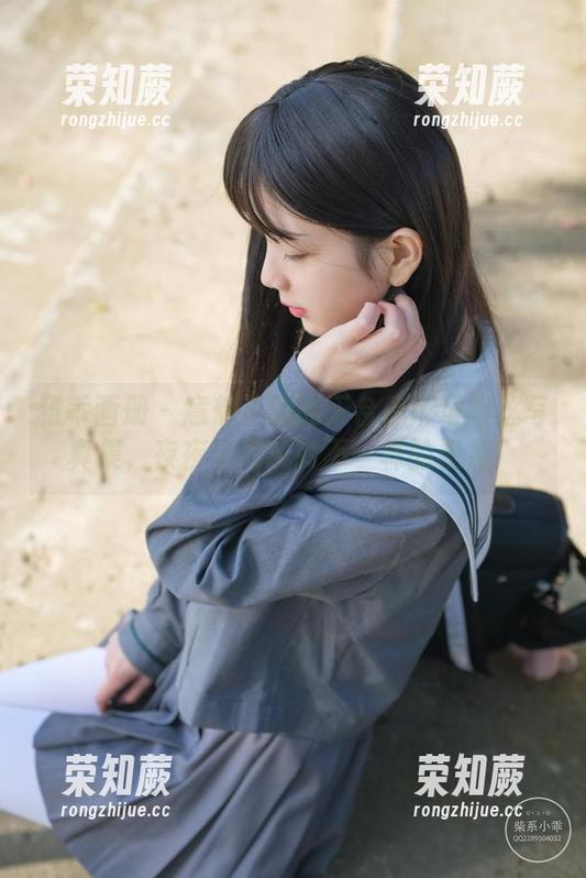 稚乖画册-夜夜 稚乖画册 - 意想不到的天台停车场肉丝写真集,夜夜带你玩转不一样的视角!