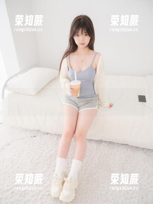 紧急企划-一只喵喵梓 紧急企划 - 谁说美腿只在广告里?来看一只喵喵梓的私拍资源!