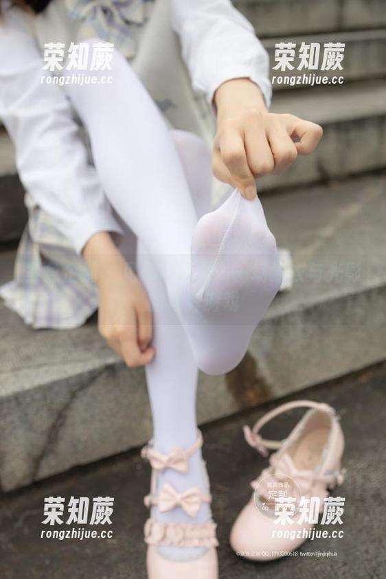 紧急企划-见希 紧急企划 - 见希与泳池:一场泳衣与光影的写真游戏
