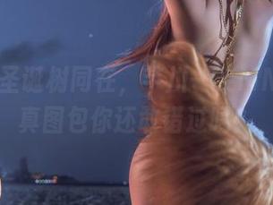 笑声与圣诞树同在，芊川一笑MNK的写真图包你还敢错过吗？