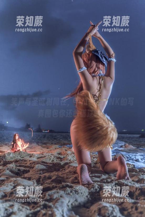 芊川一笑MNK 笑声与圣诞树同在,芊川一笑MNK的写真图包你还敢错过吗?