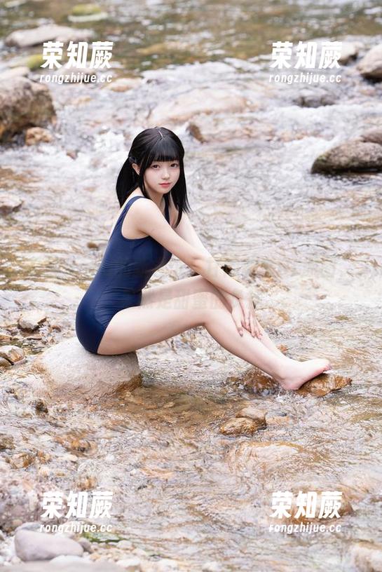 花铃Hana 花铃Hana的新尝试:甘雨秘书OL原图,果然是甜蜜的负担