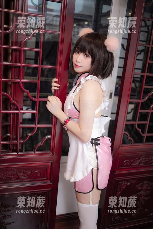 荒井喵喵 荒井喵喵的写真集:㭴野本-奶牛比基尼,快来看看这个奇妙组合的资源!