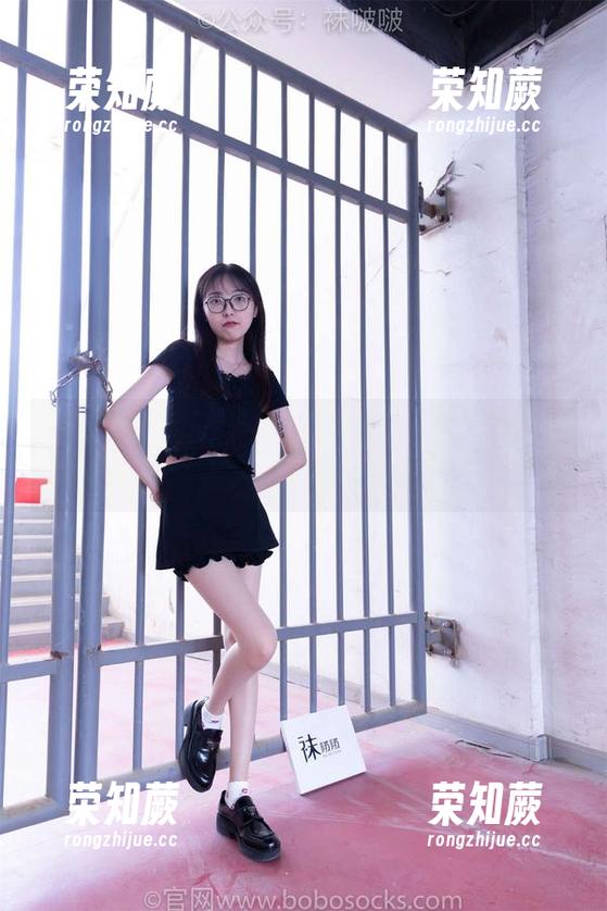 袜啵啵-熊熊 袜啵啵 - 最新图集:熊熊女神带你走进大胆的幻想世界!