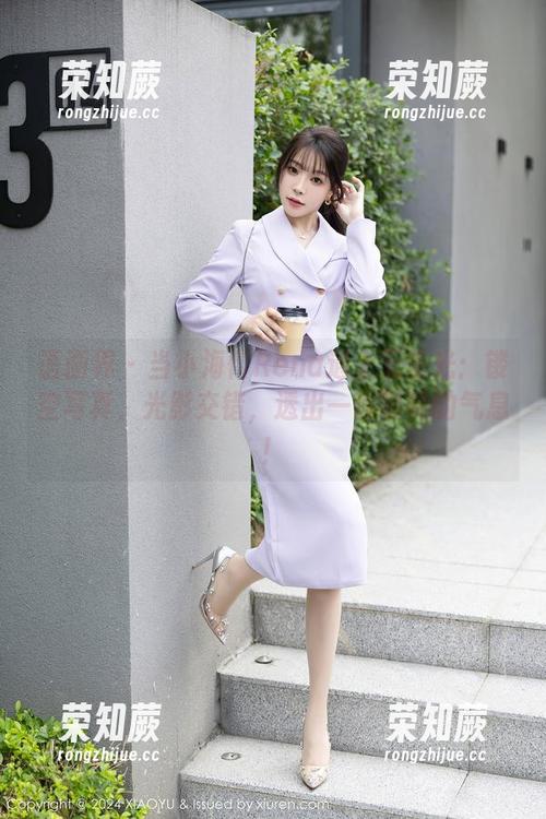 语画界-小海臀Rena 语画界 - 当小海臀Rena遇上无圣光:镂空写真,光影交错,透出一丝暧昧的气息!