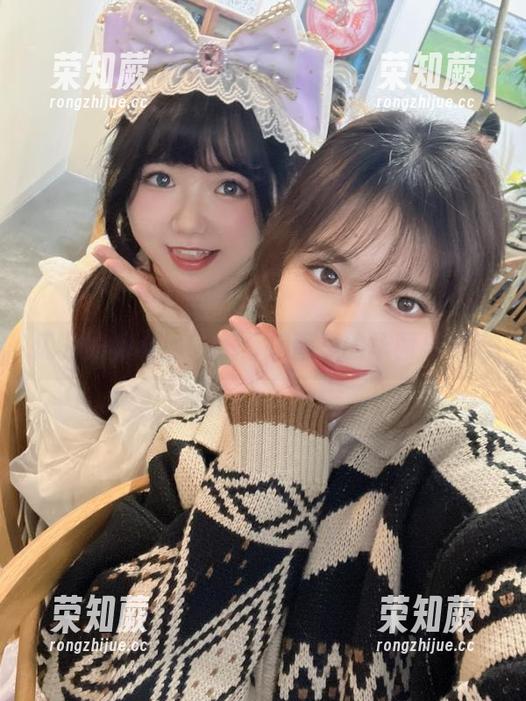 闪月半 闪月半的婚纱COS:美图里的华丽与梦幻