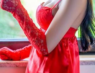 青豆客 – 嘉宝贝儿Vetiver的夏天，你准备好被高清美图撩到了吗？