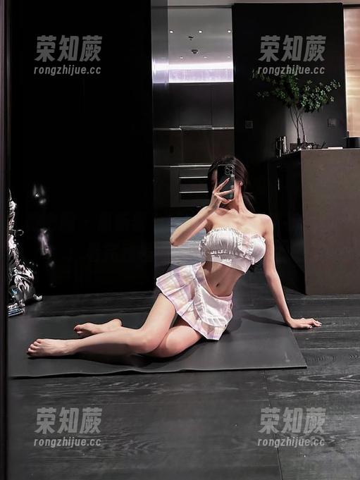 黎允熙baby 微密圈 - 最新黎允熙baby黑色丁裤图集:看完我差点就冲去淘宝了!